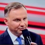 Prezydent kraju w UE w czasie pandemii XXI wieku przyznaje, że nie jest za obowiązkiem szczepień [+sprostowanie]